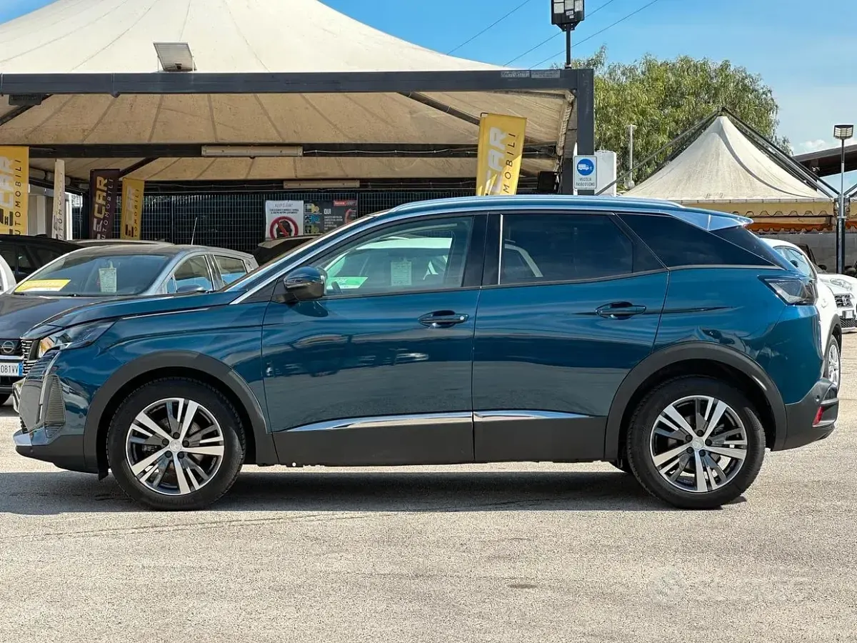 Usata Peugeot 3008 Allure 131 CV (96 kW) 2020 Verde SUV