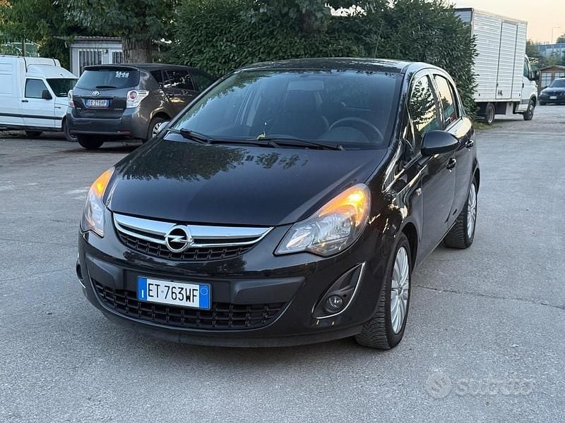 Usata Opel Corsa Edition 85 CV (62 kW) 2014 Nero Berlina