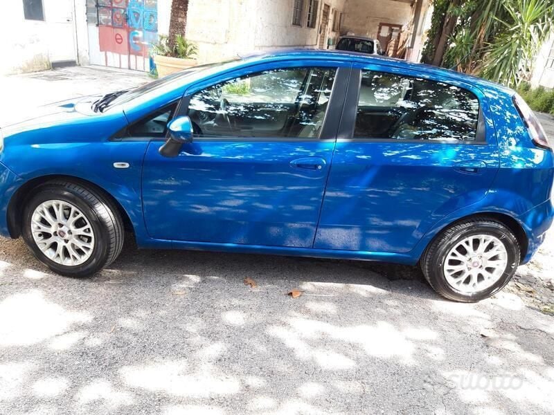 Usata Fiat Punto Evo 77 CV (56 kW) 2011 Blu Utilitaria