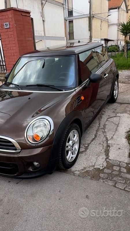Usata Mini Cooper 95 CV (69 kW) 2012 Marrone Utilitaria