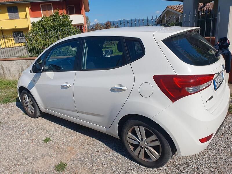 Usata Hyundai ix20 Comfort 91 CV (66 kW) 2013 Bianco Utilitaria