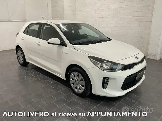 Usata Kia Rio Active 84 CV (61 kW) 2018 Bianco Berlina
