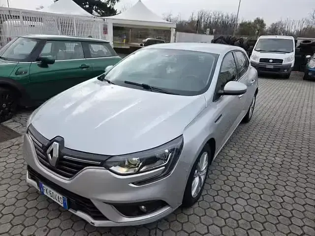 Usata Renault Mégane Zen 110 CV (80 kW) 2017 Grigio Berlina