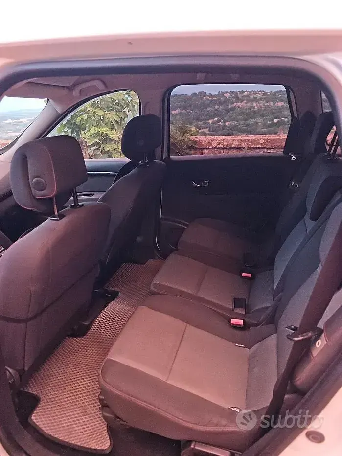 Usata Renault Scénic 110 CV (80 kW) 2014 Bianco Monovolume