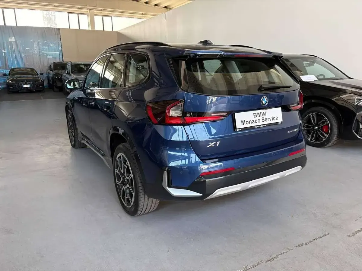 Usata BMW X1 xLine 136 CV (100 kW) 2023 Phytonicblau metallic SUV