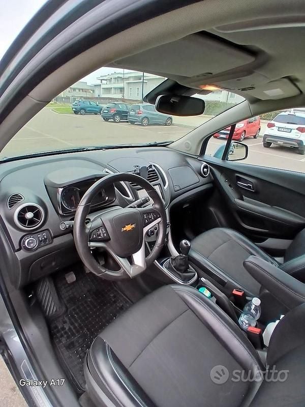 Usata Chevrolet Trax 140 CV (102 kW) 2013 Grigio SUV