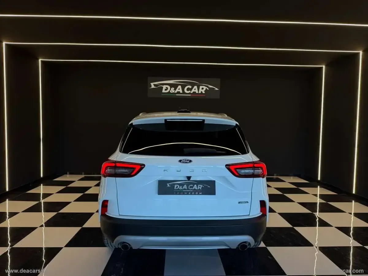 Usata Ford Kuga Titanium 151 CV (111 kW) 2024 Bianco SUV