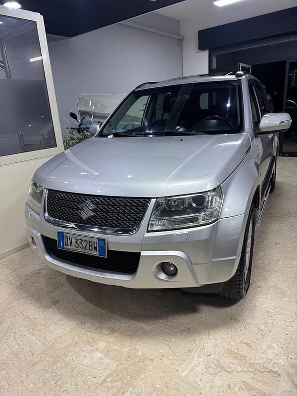 Usata Suzuki Grand Vitara 129 CV (94 kW) 2009 Grigio SUV