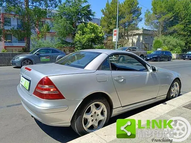 Usata Mercedes SLK200 163 CV (119 kW) 2001 Grigio Cabrio