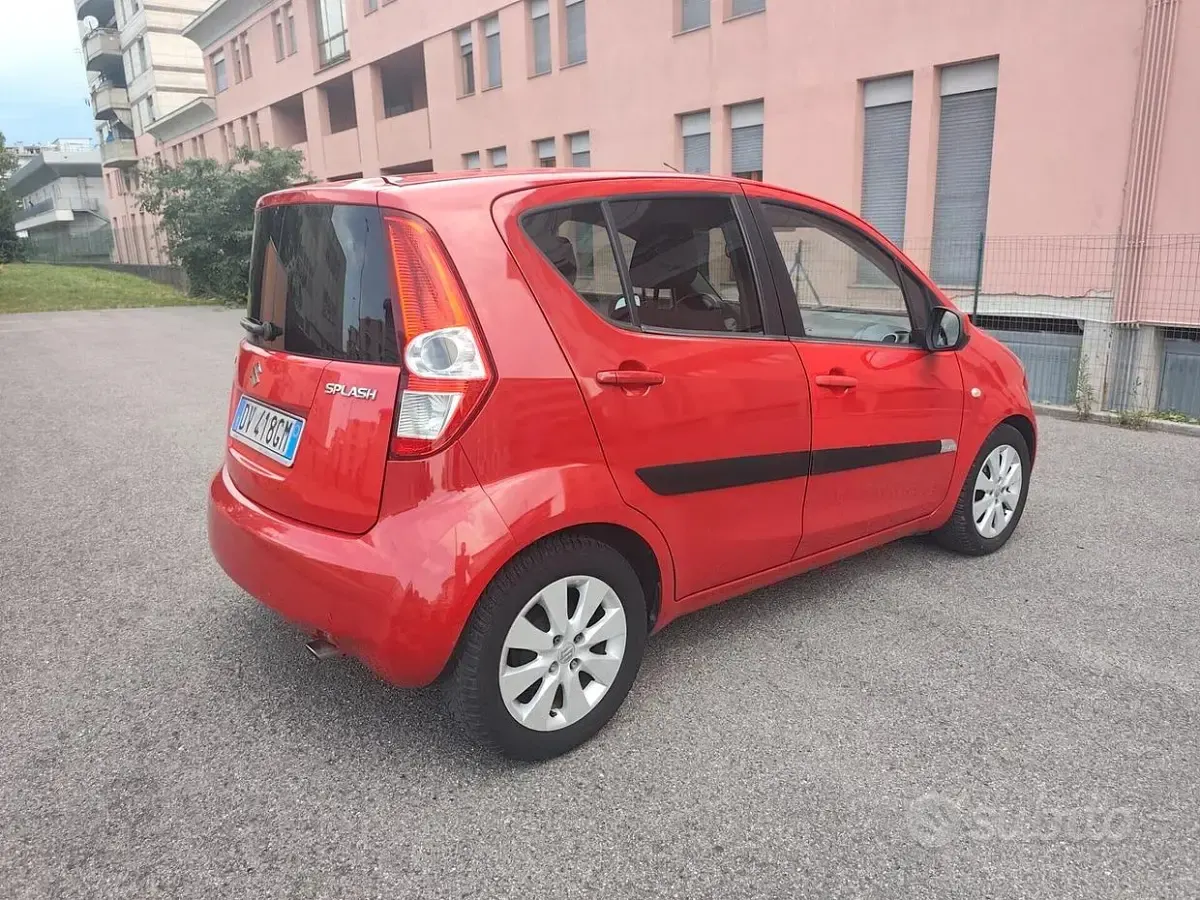 Usata Suzuki Splash 65 CV (47 kW) 2009 Rosso Utilitaria