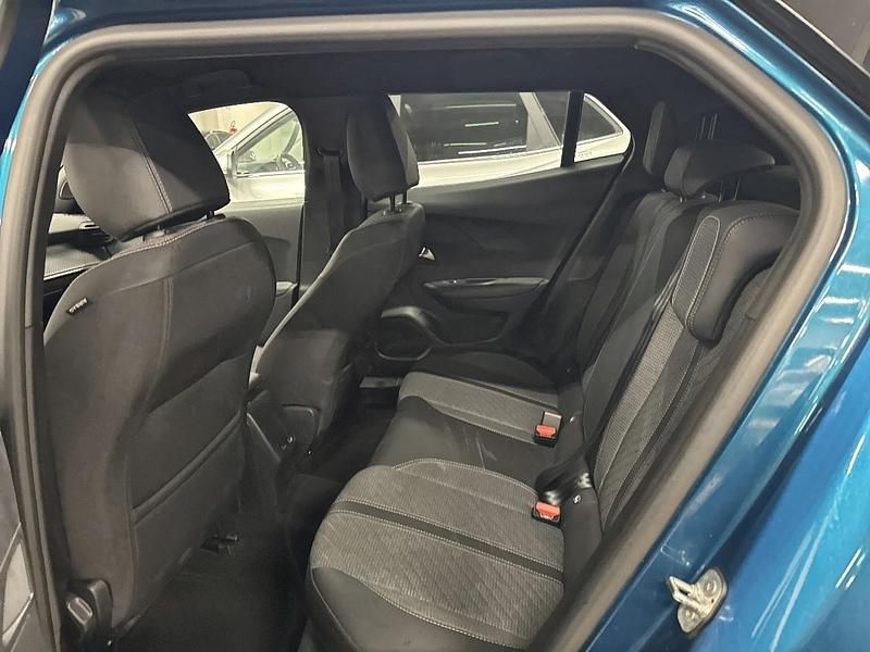 Usata Peugeot 2008 Allure 102 CV (75 kW) 2025 Blu/azzurro SUV