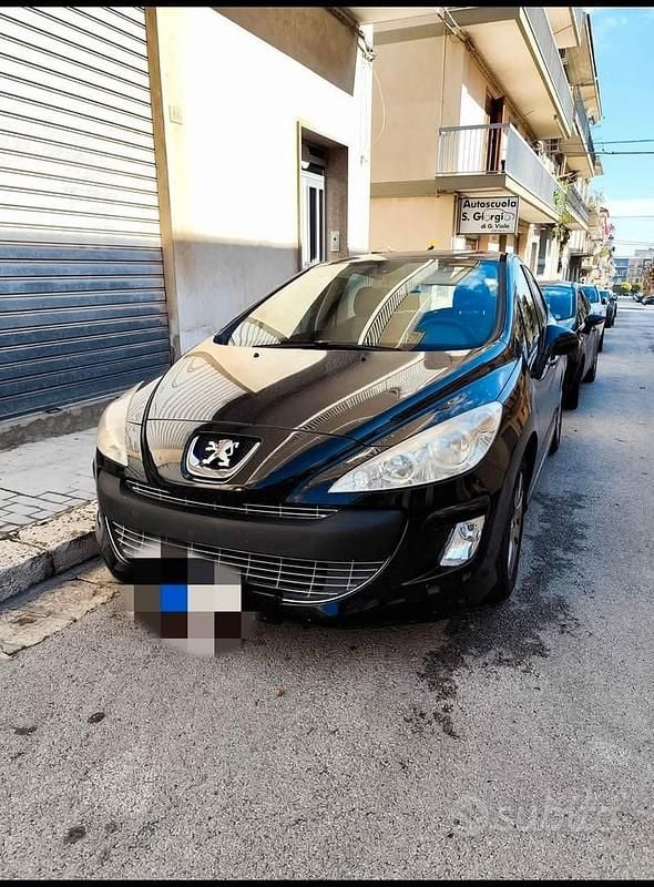 Nero Usata 2009 Peugeot 308 Tre volumi | 3300 € (Buon prezzo) - Immagine 1/4