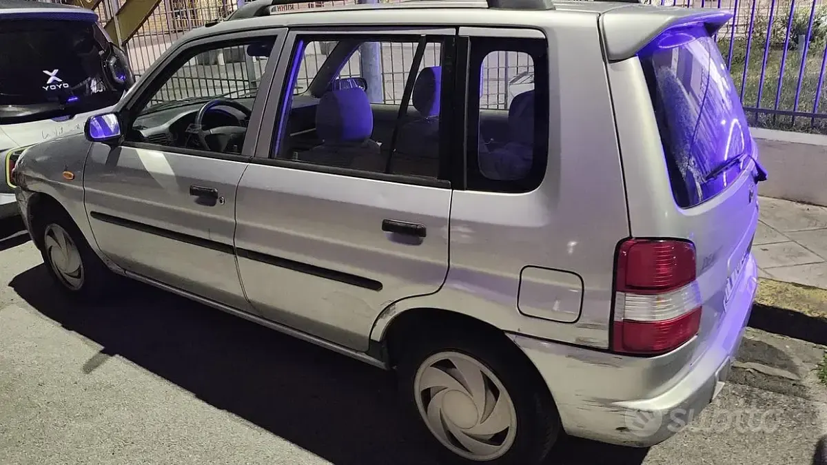 Usata Mazda Demio 72 CV (52 kW) 1999 Grigio Utilitaria