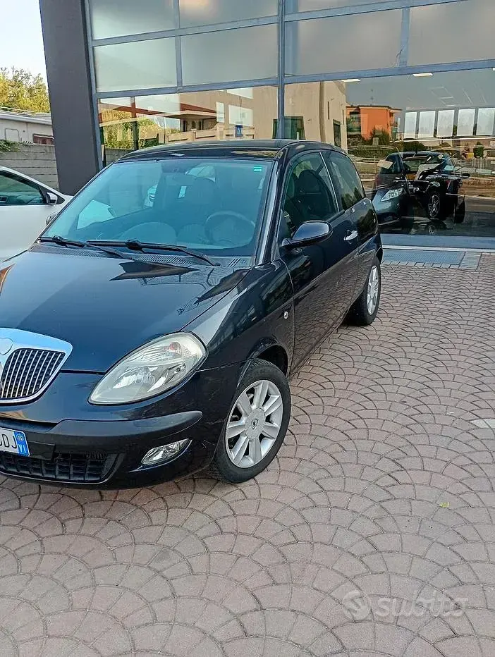 Usata Lancia Ypsilon 69 CV (50 kW) 2005 Nero Utilitaria