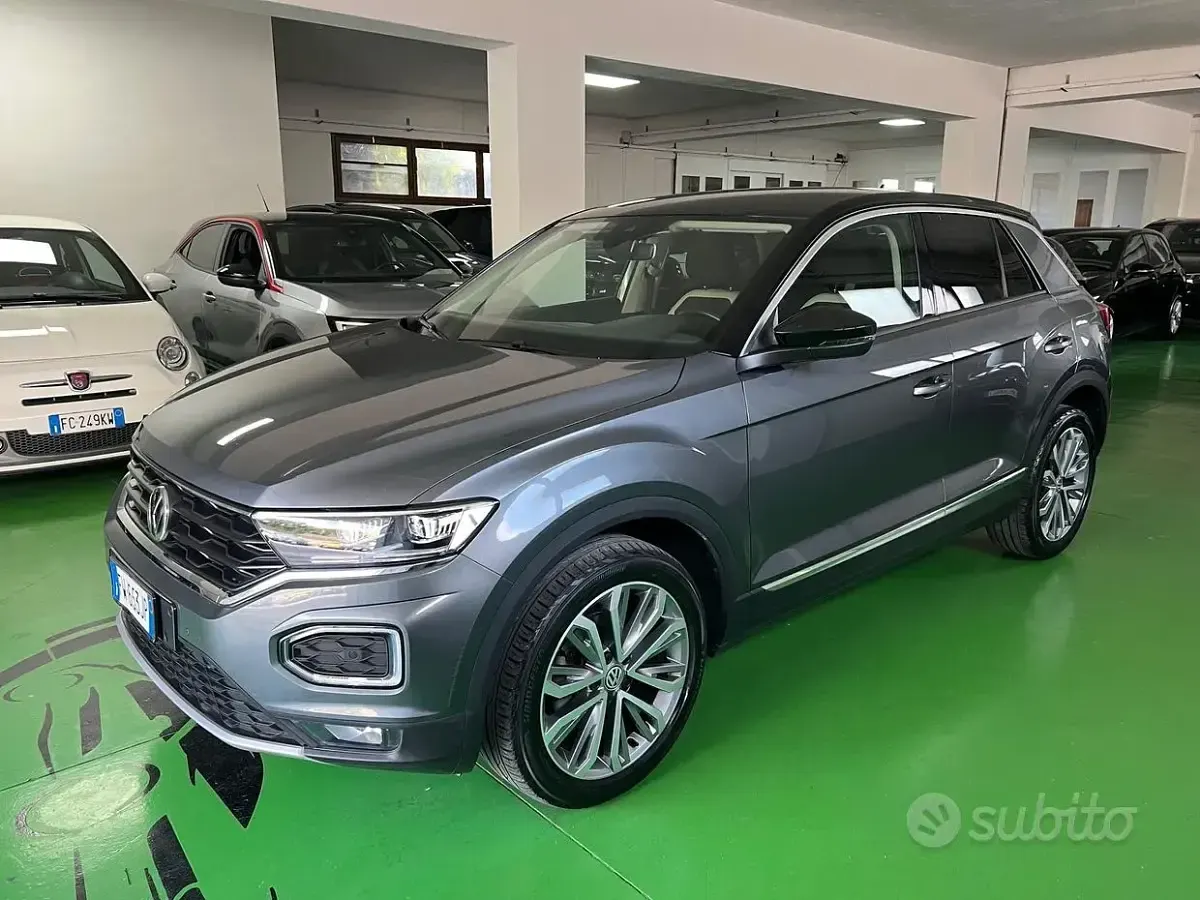 Usata VW T-Roc Style 116 CV (85 kW) 2019 Grigio SUV
