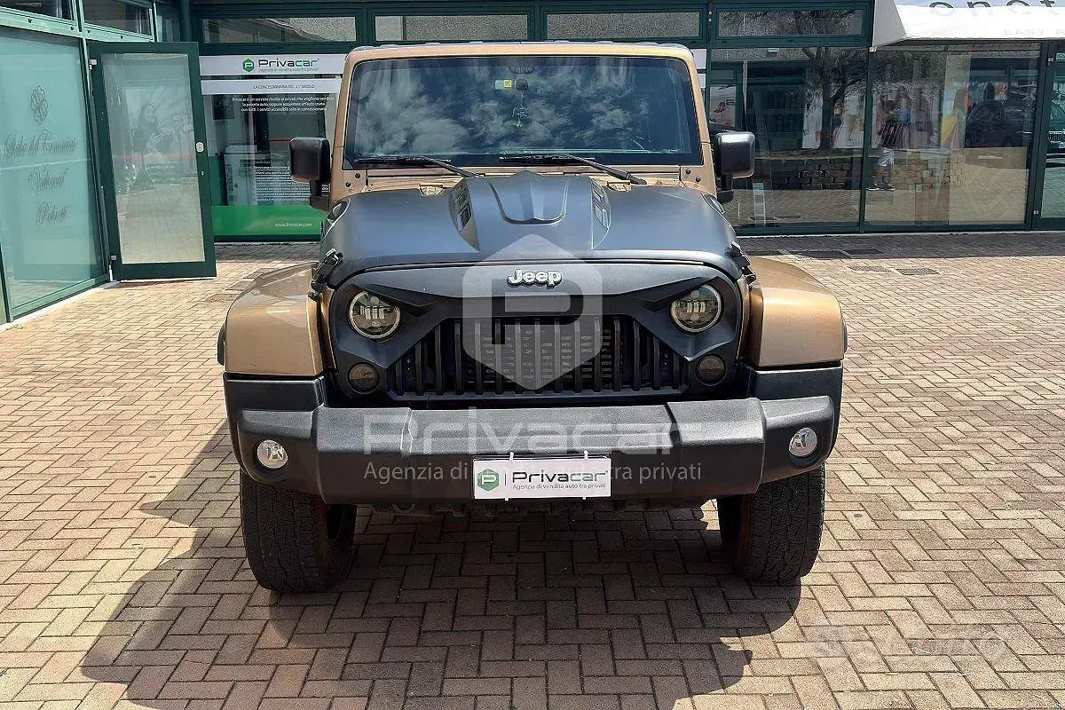 Usata Jeep Wrangler Unlimited Sahara 200 CV (147 kW) 2015 Marrone SUV