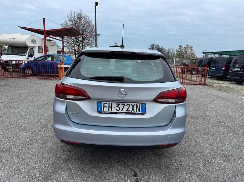 Usata Opel Astra Dynamic 110 CV (80 kW) 2018 Argento Station wagon