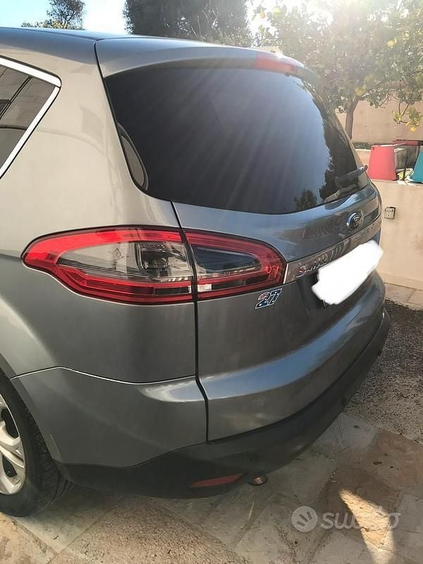 Begagnad Ford S-MAX 2011 Grå Minibuss