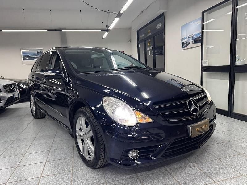 Usata Mercedes R320 Premium 227 CV (166 kW) 2008 Blu Monovolume