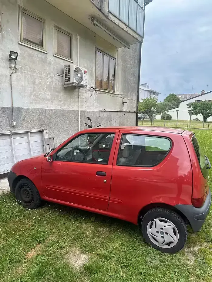 Usata Fiat 600 54 CV (39 kW) 2007 Rosso Utilitaria