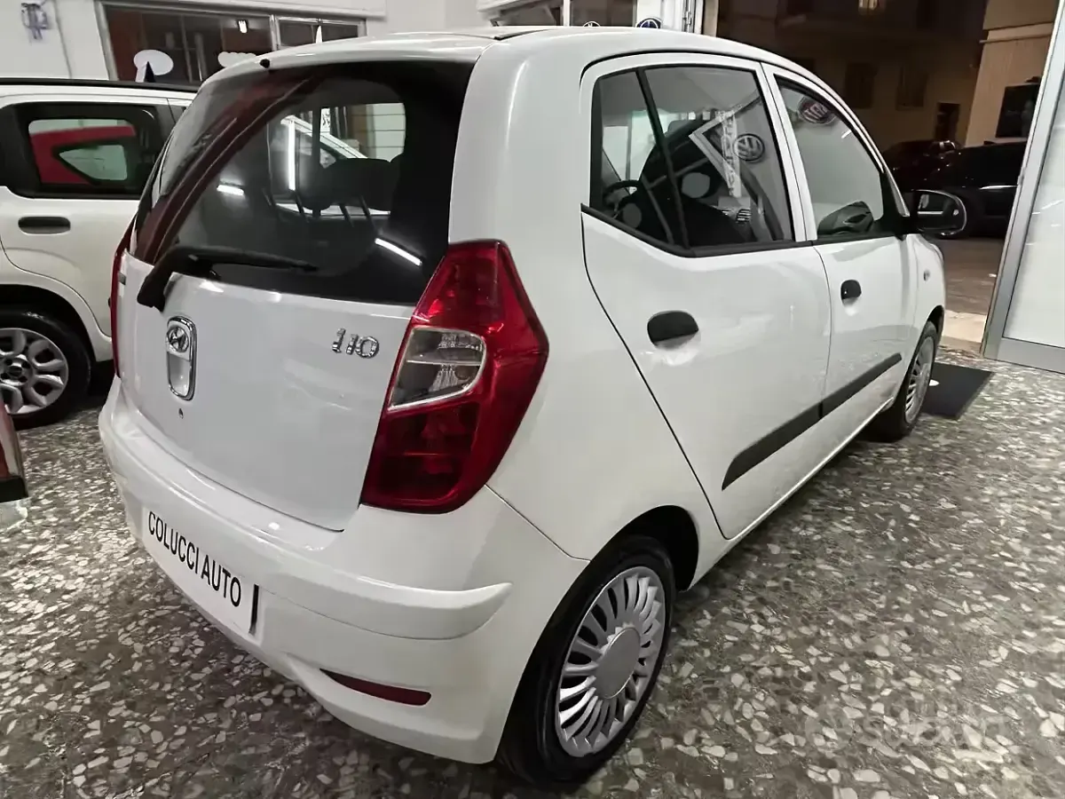 Begagnad Hyundai i10 69 HK (50 kW) 2011 Vit Halvkombi