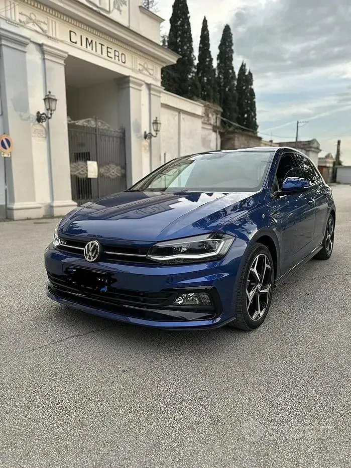 Usata VW Polo R-line 110 CV (80 kW) 2018 Bluazzurro Utilitaria