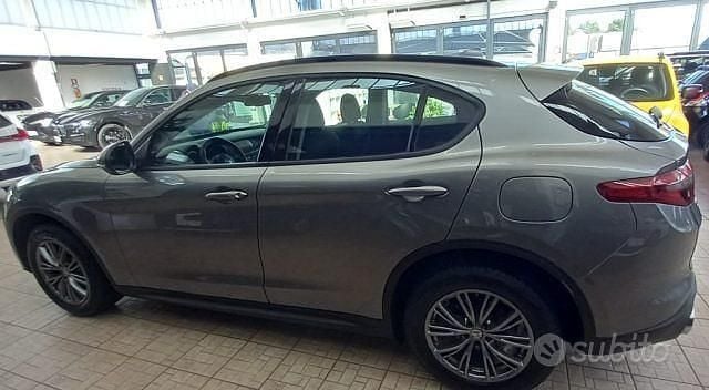 Usata Alfa Romeo Stelvio Business 190 CV (139 kW) 2019 Grigio scuro SUV