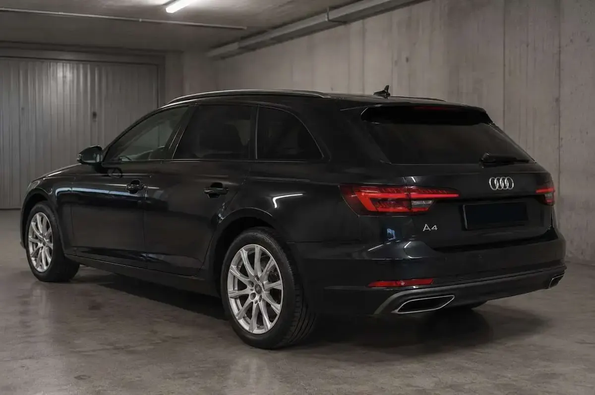 Käytetty Audi A4 Business 190 HP (139 kW) 2019 Musta Farmari