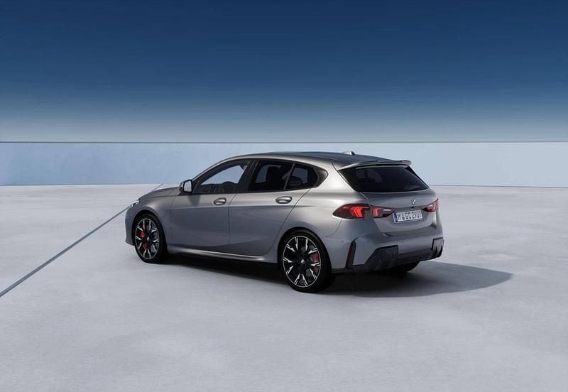 Nuova BMW 120 M Sport 163 CV (119 kW) 2026 Skyscraper grey Utilitaria
