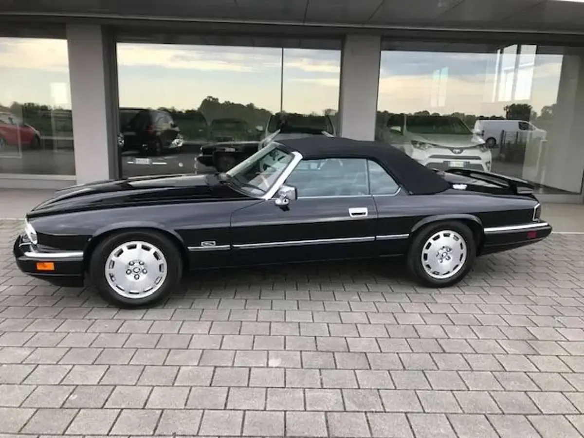 Usata Jaguar XJS 222 CV (163 kW) 1996 Nero Cabrio