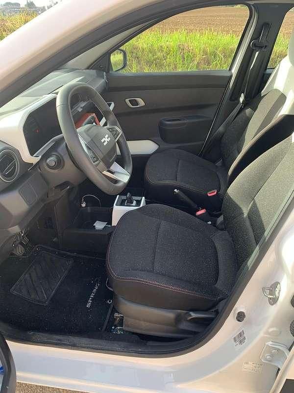 Usata Dacia Spring Expression 47 kW (65 CV) 2024 Bianco Utilitaria