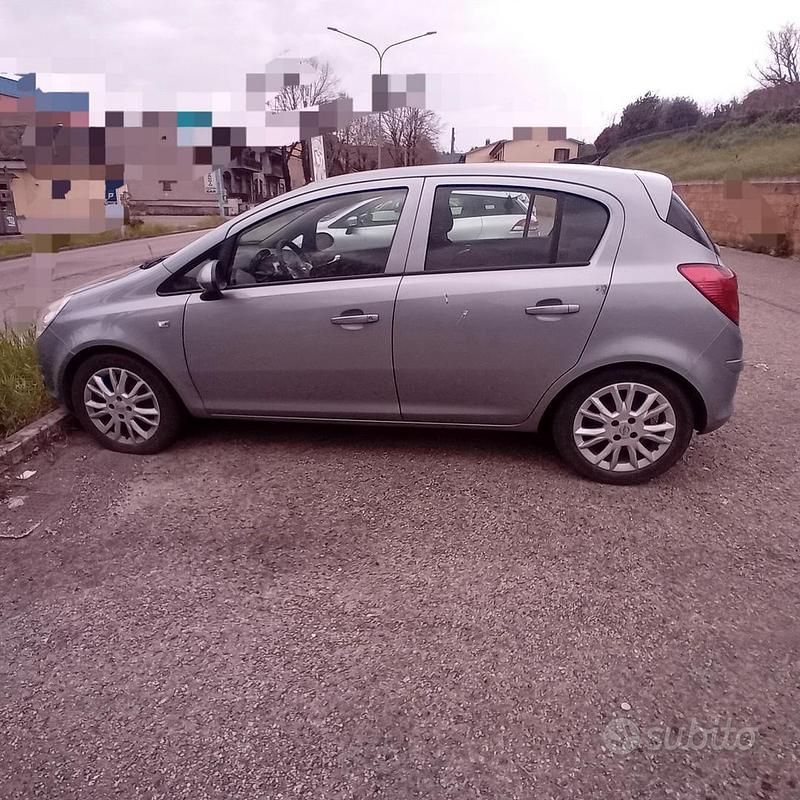 Usata Opel Corsa Enjoy 80 CV (58 kW) 2010 Utilitaria