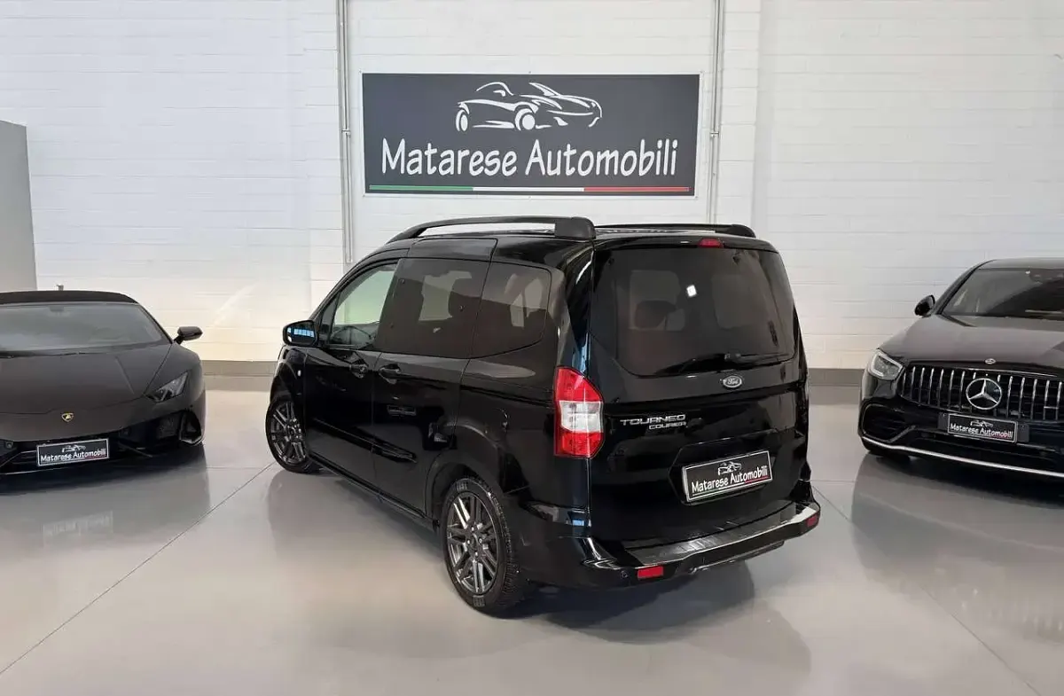 Usata Ford Courier 101 CV (74 kW) 2019 Nero Monovolume