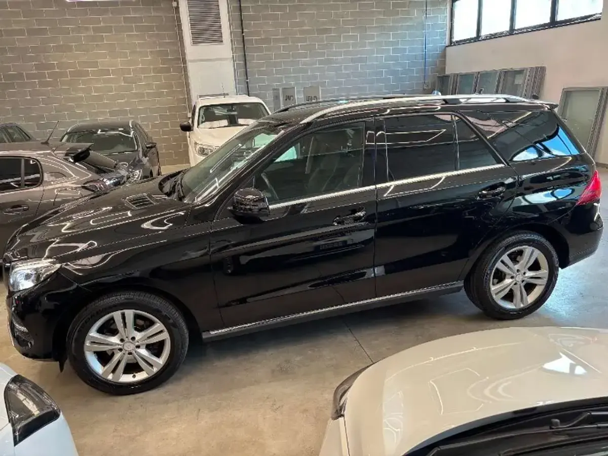 Usata Mercedes GLE250 204 CV (150 kW) 2017 Nero SUV