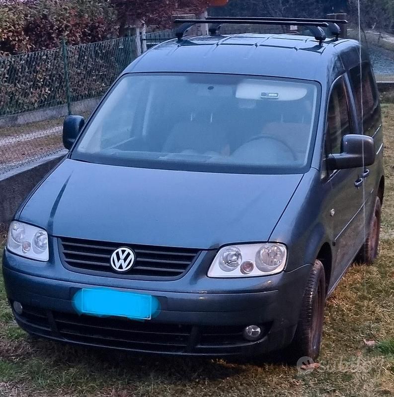 Używany VW Caddy 105 KM (77 kW) 2010 Minivan