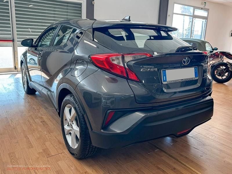 Usata Toyota C-HR 97 CV (71 kW) 2018 Grigio SUV