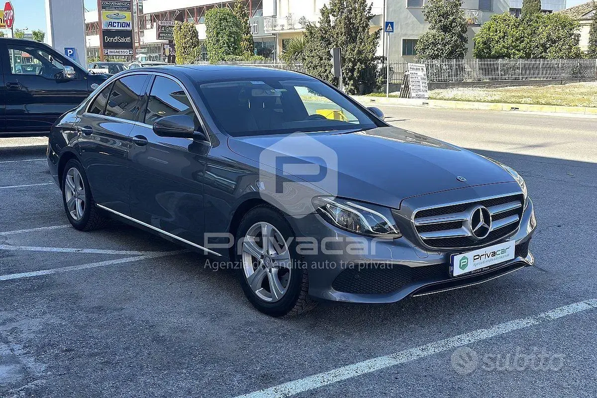 Gebraucht Mercedes E200 Exclusive 184 PS (135 kW) 2018 Grau Limousine