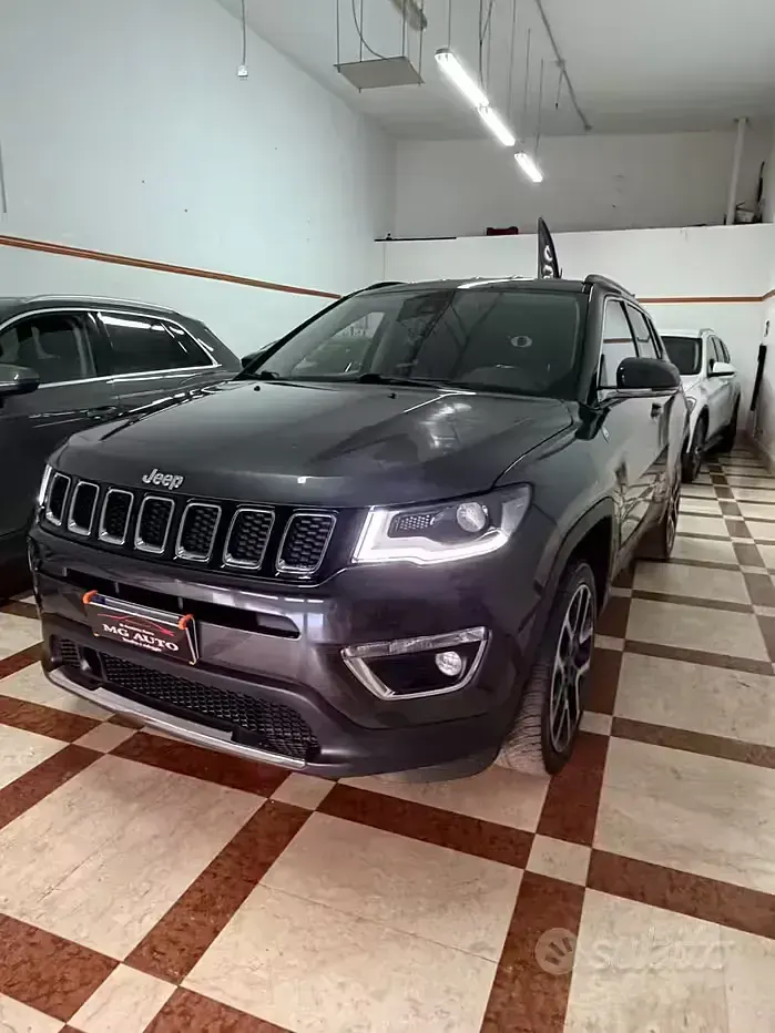 Usata Jeep Compass Limited 140 CV (102 kW) 2017 Grigio SUV