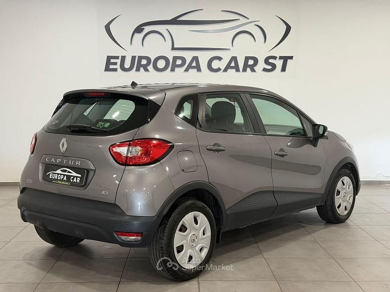 Usata Renault Captur 90 CV (66 kW) 2015 Grigio SUV
