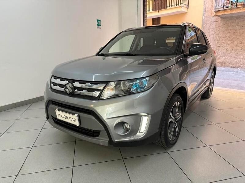 Grigio Usata 2015 Suzuki Vitara SUV | 12.500 € (Buon prezzo) - Immagine 1/4