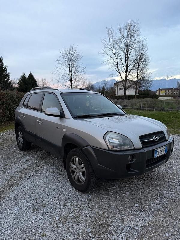 Usata Hyundai Tucson Active 140 CV (102 kW) 2006 Grigio SUV
