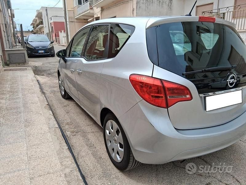 Usata Opel Meriva 95 CV (69 kW) 2011 Monovolume