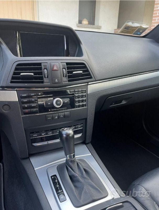 Usata Mercedes E350 231 CV (169 kW) 2009 Grigio Berlina