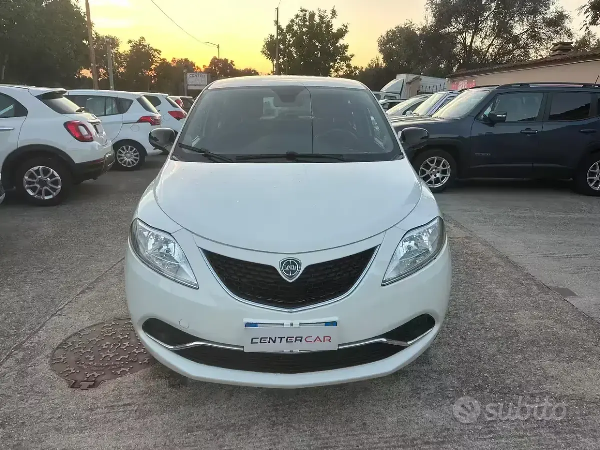 Usata Lancia Ypsilon 80 CV (58 kW) 2015 Bianco Utilitaria