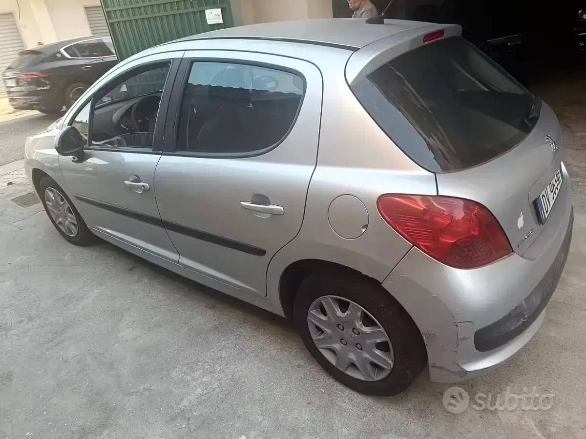 Usata Peugeot 207 Sport 73 CV (53 kW) 2009 Grigio Berlina