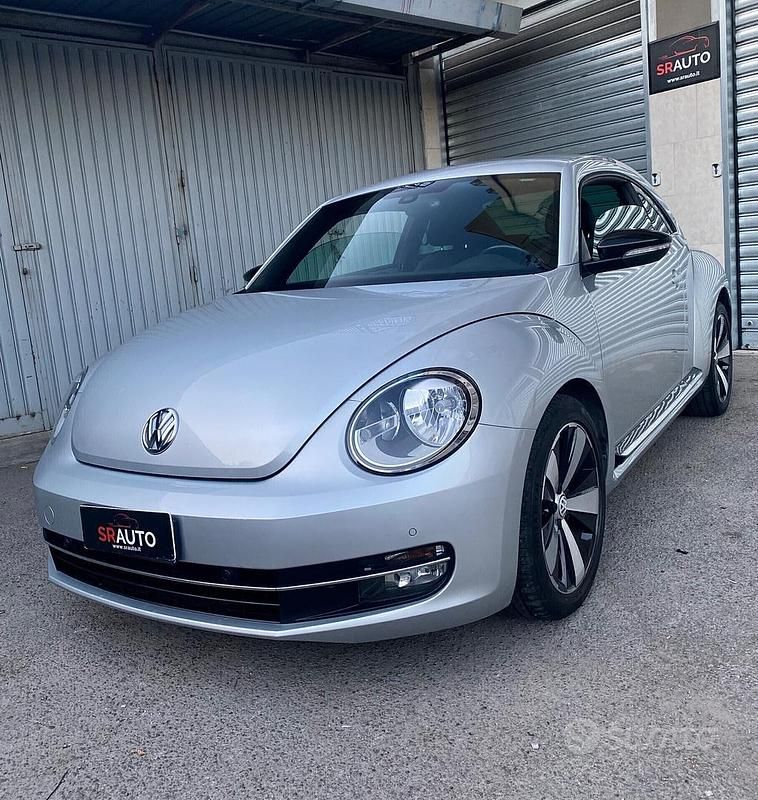 Grigio Usata 2012 VW Maggiolino Sport Tre volumi | 10.500 € (Cara) - Immagine 1/4