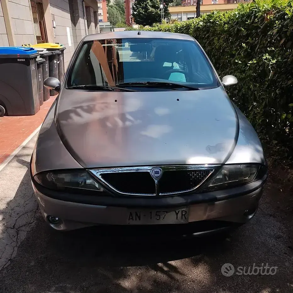 Usata Lancia Ypsilon 86 CV (63 kW) 1997 Grigio Utilitaria