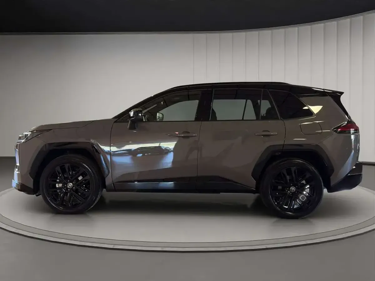 Nuova Toyota RAV4 Hybrid 184 CV (135 kW) 2026 Urban rock & black SUV