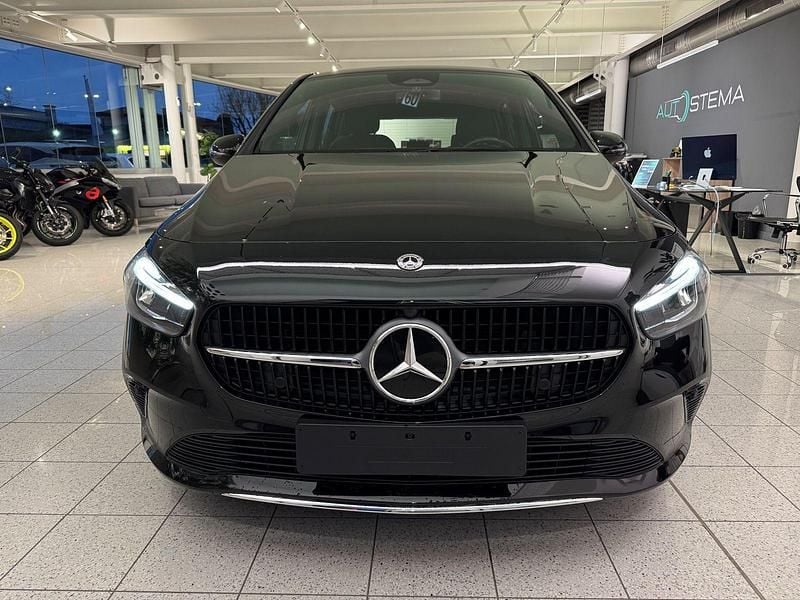 Begagnad Mercedes 180 Advanced 116 HK (85 kW) 2024 Svart Sedan