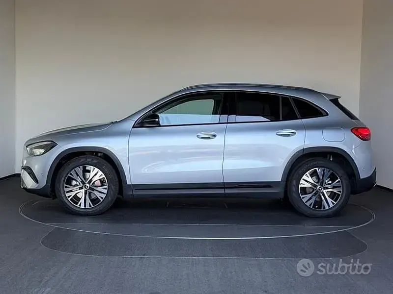 Nuova Mercedes GLA200 2025 Grigio SUV